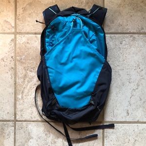 The North Face Chimera 18 Women’s Backpack NAVY/MERIDIAN BLUE